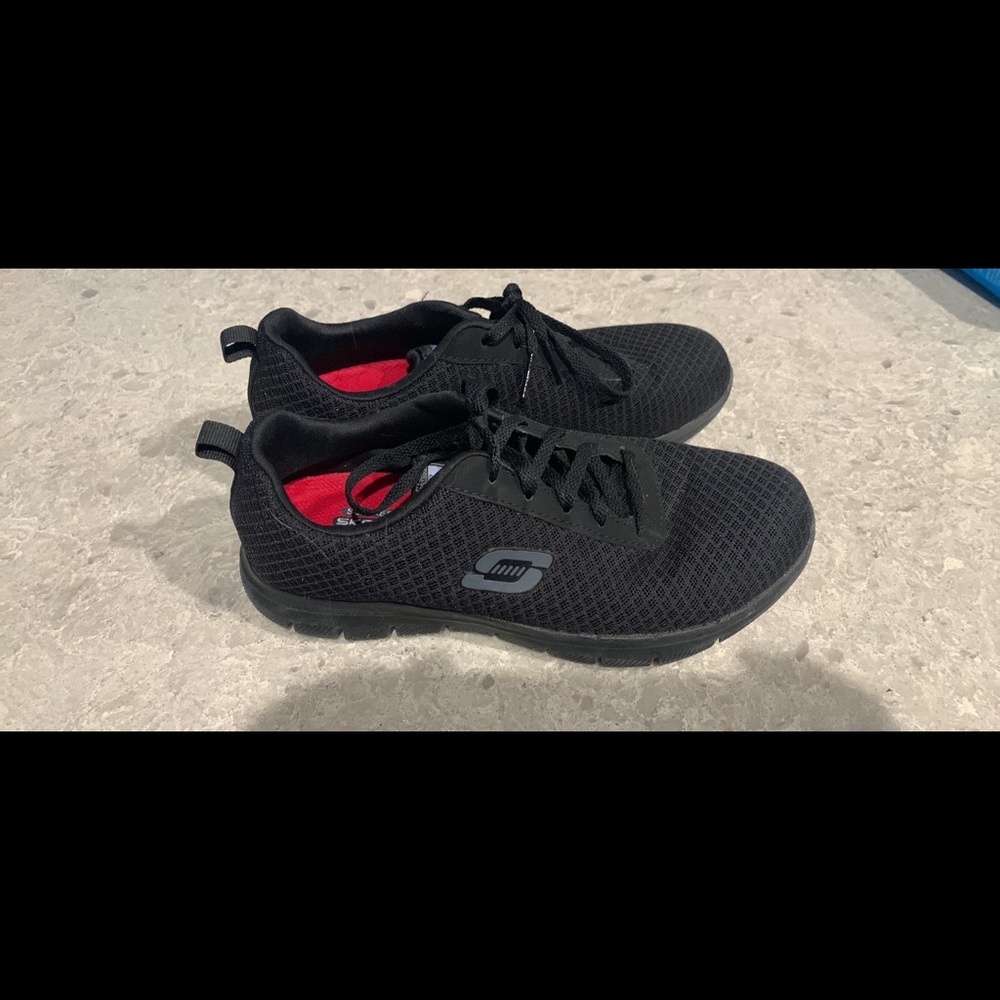 Skechers size 6 women’s work shoes, waterproofed